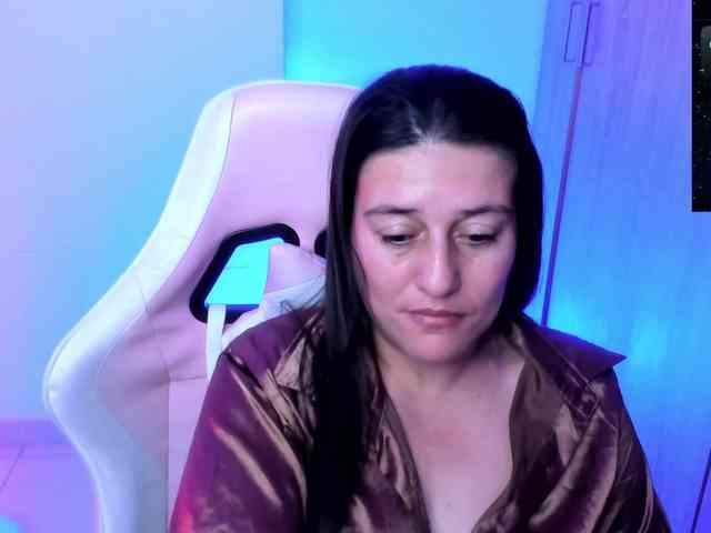 Saskyaajohnson webcam