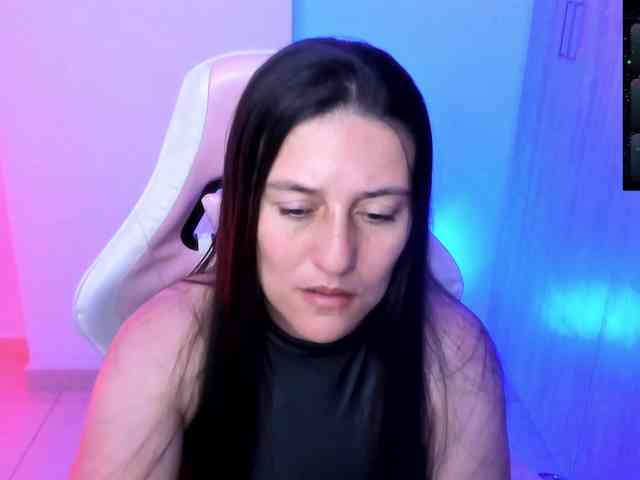 Saskyaajohnson webcam