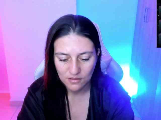 Saskyaajohnson webcam