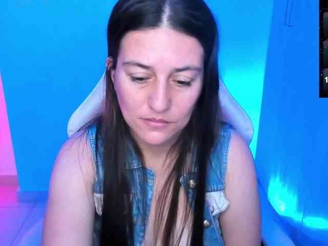 Saskyaajohnson webcam
