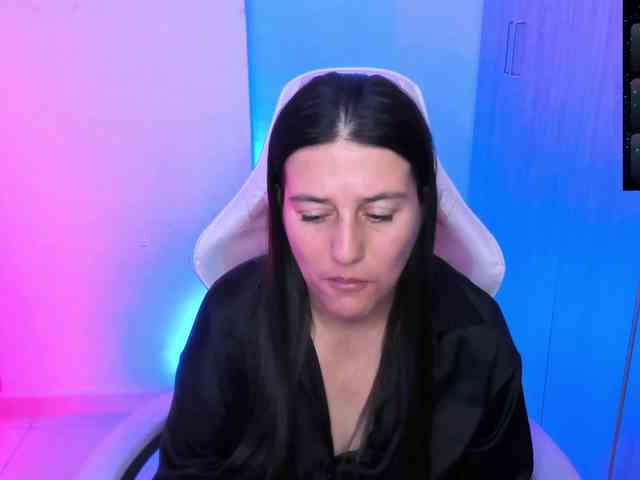 Saskyaajohnson webcam