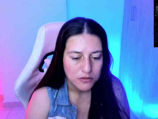 Saskyaajohnson webcam