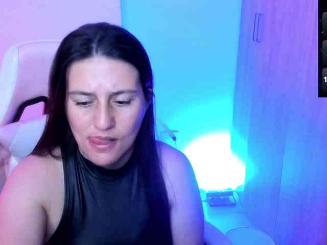 Saskyaajohnson webcam