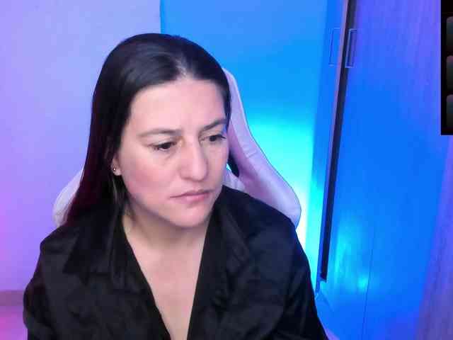 Saskyaajohnson webcam