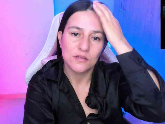 Saskyaajohnson webcam