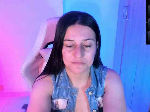 Saskyaajohnson webcam