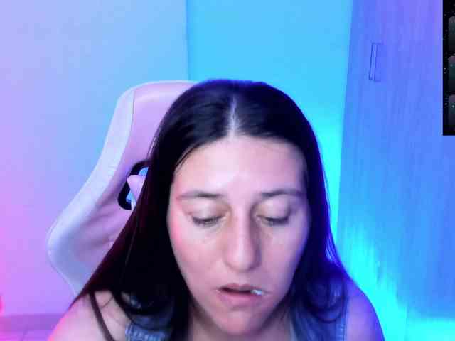 Saskyaajohnson webcam