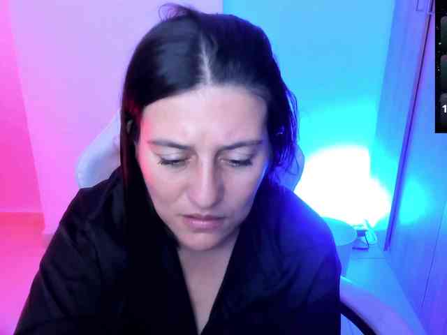 Saskyaajohnson webcam