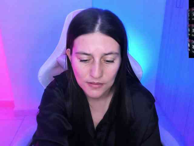 Saskyaajohnson Live Webcam on BongaCams