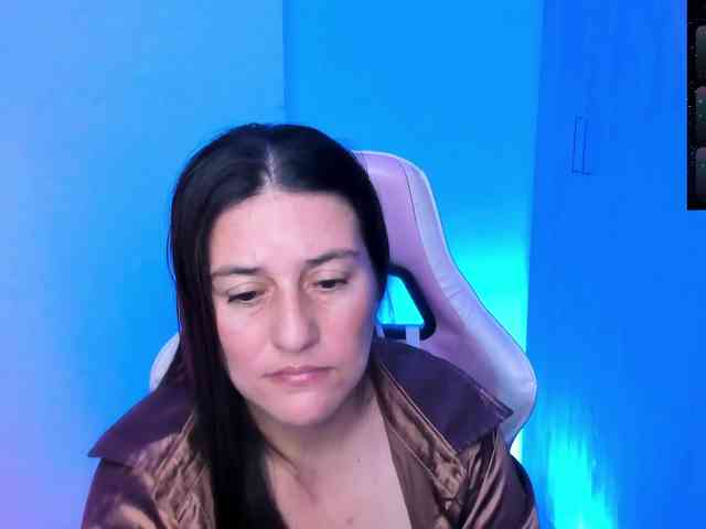 Saskyaajohnson webcam