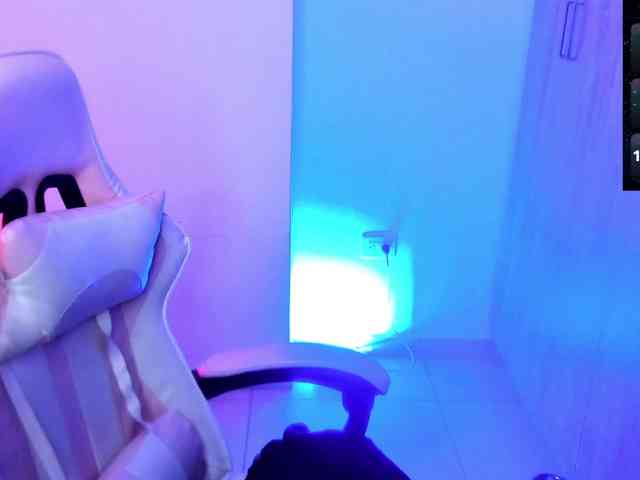 Saskyaajohnson webcam