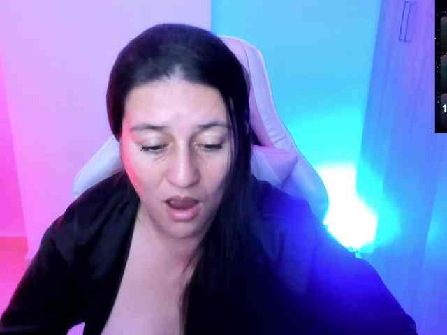 Saskyaajohnson webcam