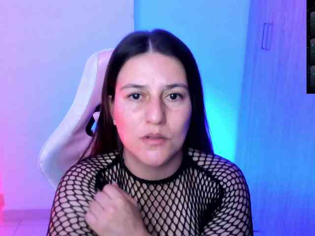 Saskyaajohnson webcam