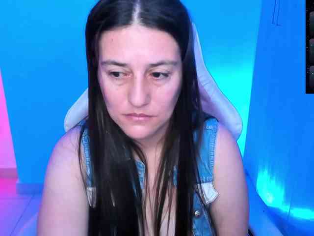 Saskyaajohnson webcam