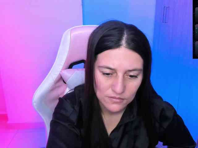 Saskyaajohnson webcam