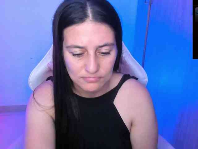 Saskyaajohnson webcam
