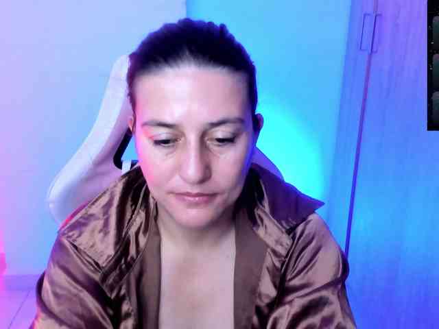 Saskyaajohnson webcam