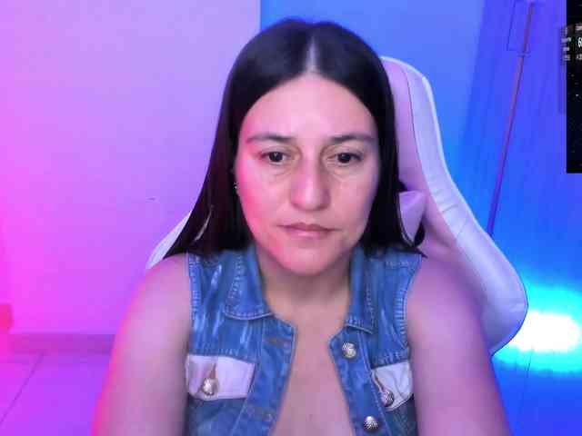 Saskyaajohnson webcam