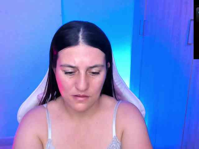 Saskyaajohnson webcam