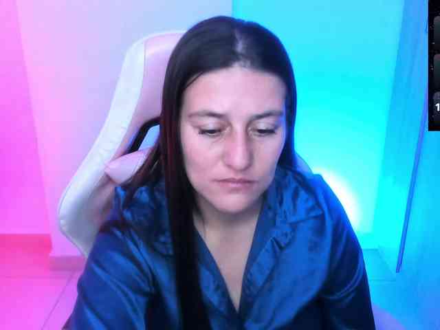 Saskyaajohnson webcam
