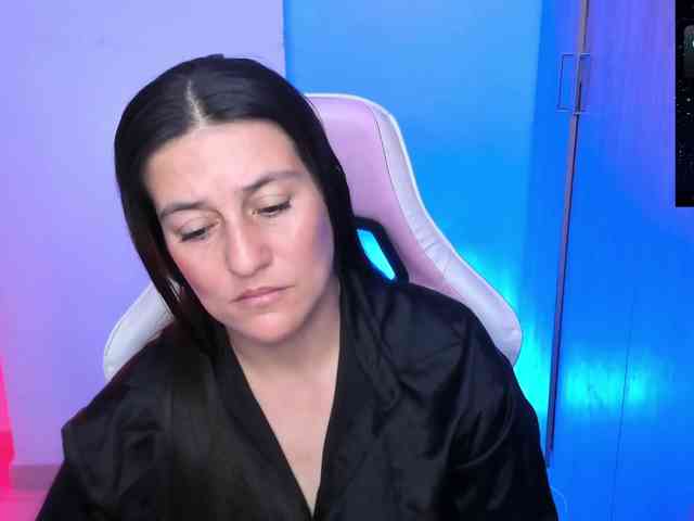 Saskyaajohnson webcam
