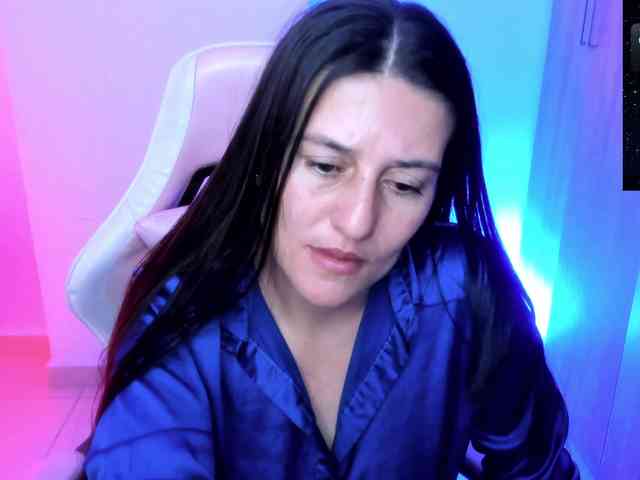 Saskyaajohnson webcam
