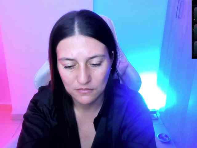 Saskyaajohnson webcam