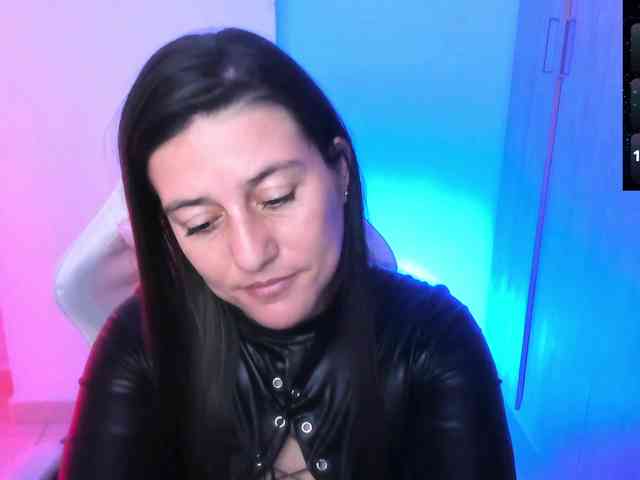 Saskyaajohnson webcam
