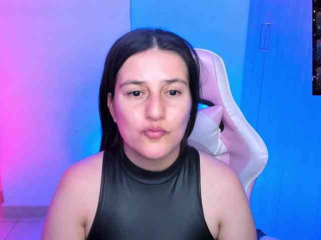Saskyaajohnson webcam