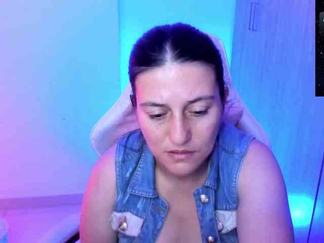 Saskyaajohnson webcam