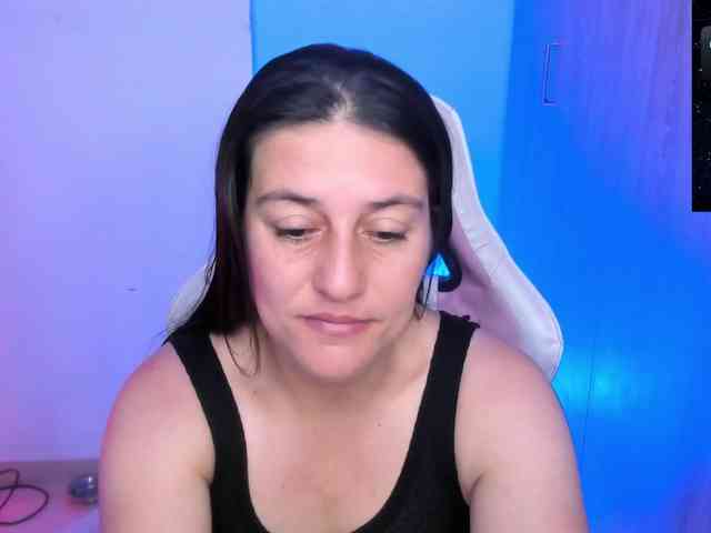 Saskyaajohnson webcam