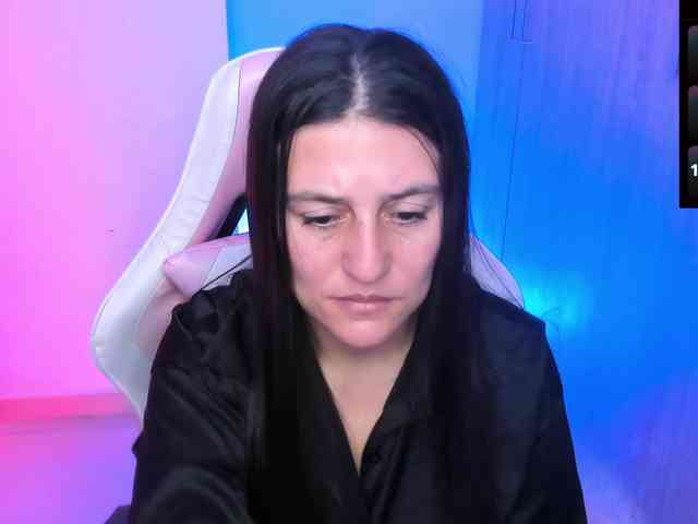 Saskyaajohnson webcam