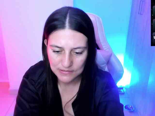 Saskyaajohnson webcam