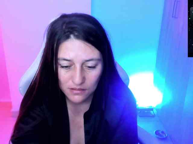 Saskyaajohnson webcam