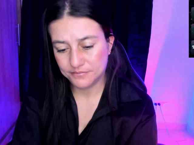 Saskyaajohnson's webcam live show