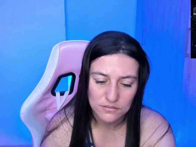 Saskyaajohnson webcam
