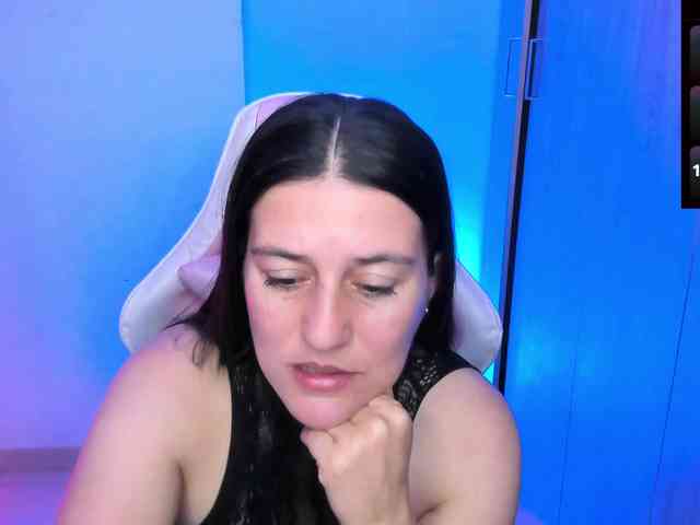 Saskyaajohnson webcam