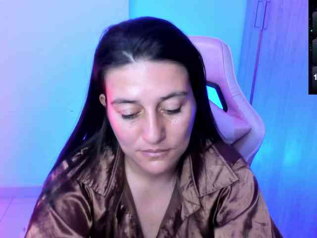 Saskyaajohnson webcam