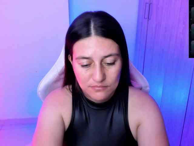 Saskyaajohnson webcam