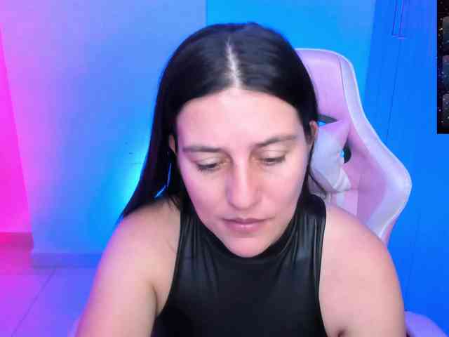 Saskyaajohnson webcam