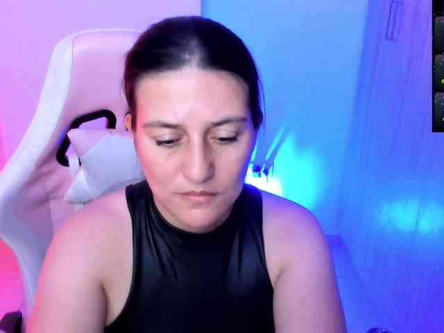 Saskyaajohnson webcam
