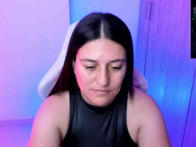 Saskyaajohnson webcam