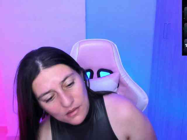 Saskyaajohnson webcam