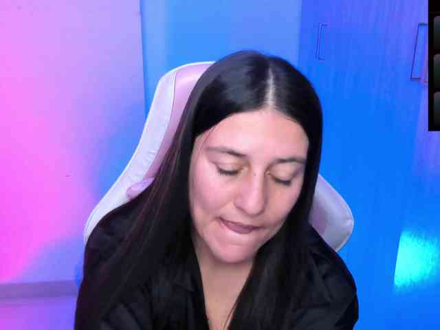 Saskyaajohnson webcam
