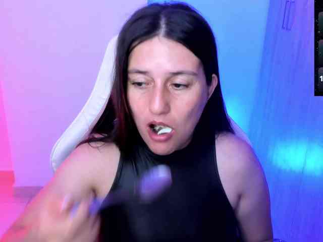 Saskyaajohnson webcam