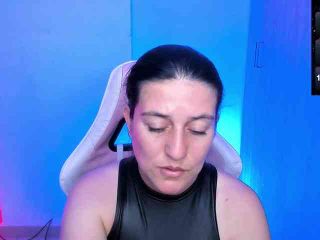 Saskyaajohnson webcam