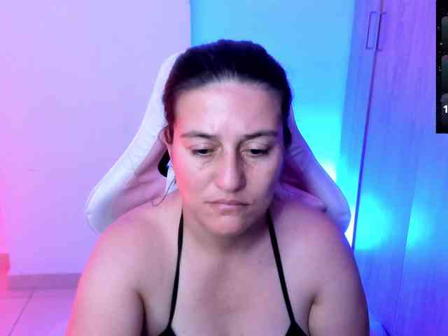 Saskyaajohnson webcam