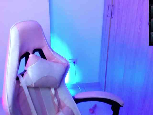 Saskyaajohnson webcam
