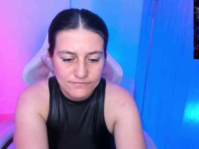 Saskyaajohnson webcam