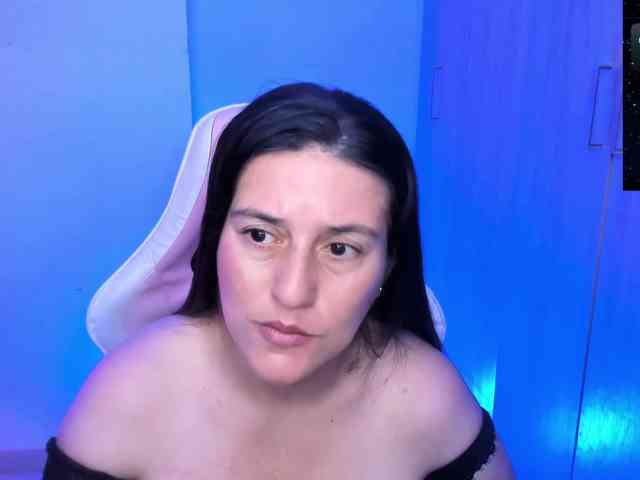 Saskyaajohnson webcam